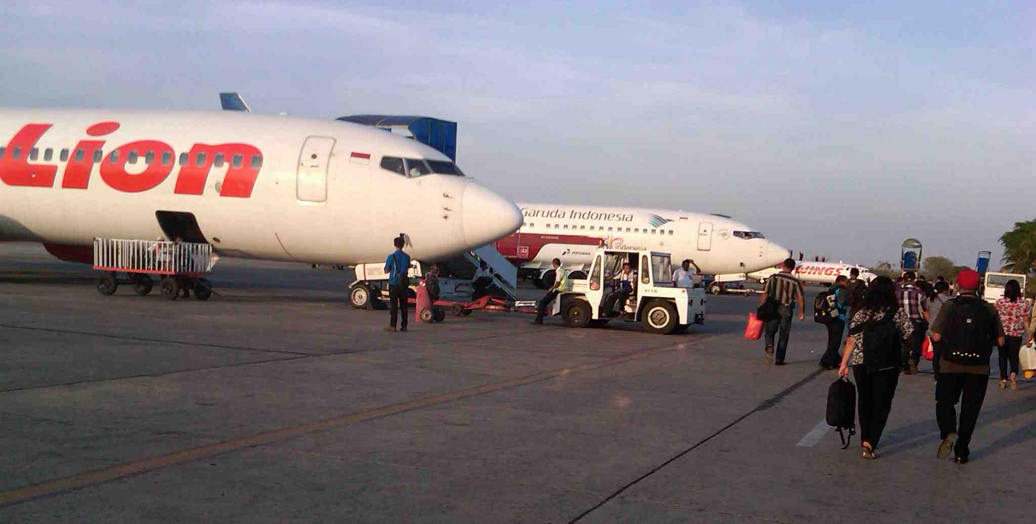 aktifitas di bandara el tari