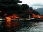 kapal terbakar